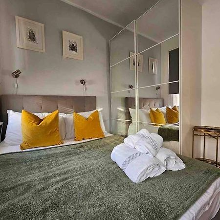 Beautiful And Spacious Flat London Exterior foto