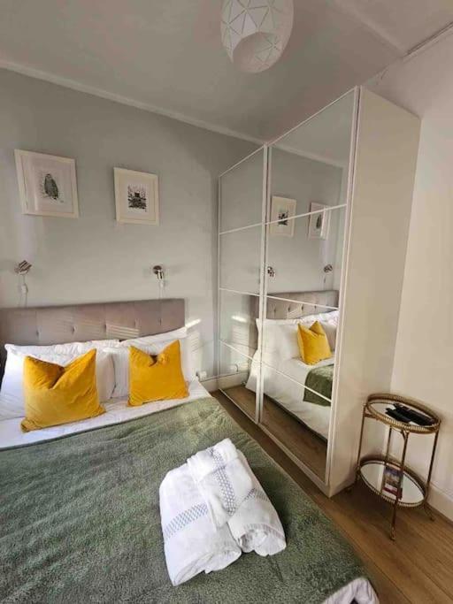 Beautiful And Spacious Flat London Exterior foto