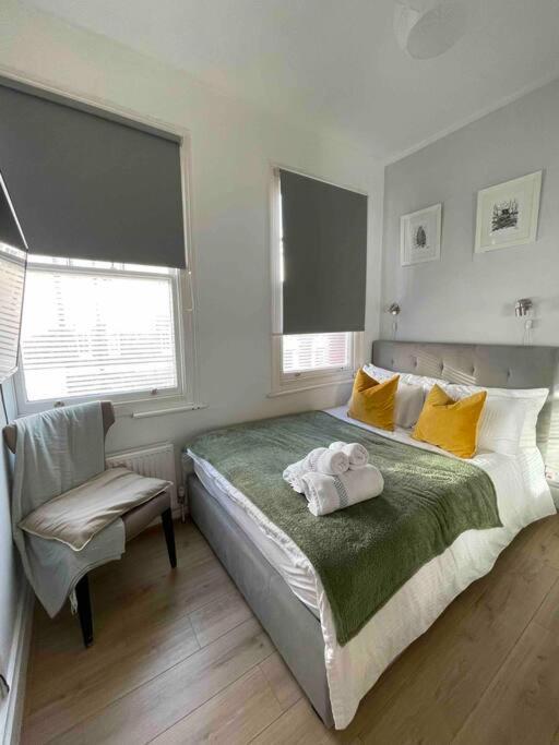 Beautiful And Spacious Flat London Exterior foto