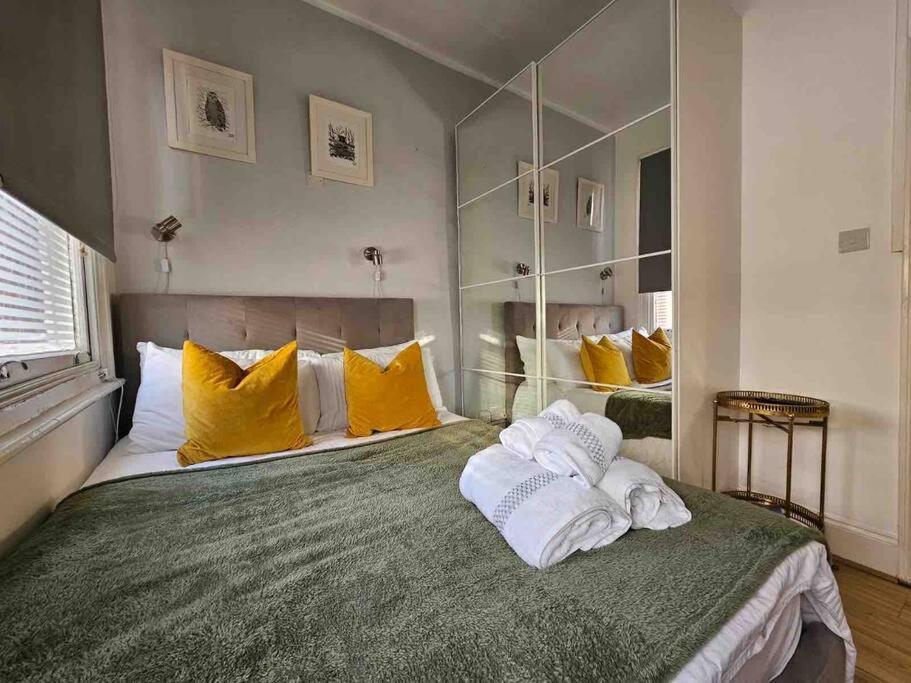Beautiful And Spacious Flat London Exterior foto