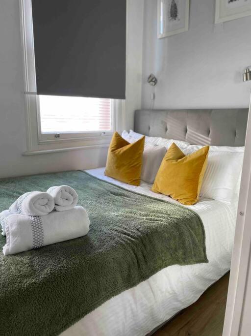 Beautiful And Spacious Flat London Exterior foto