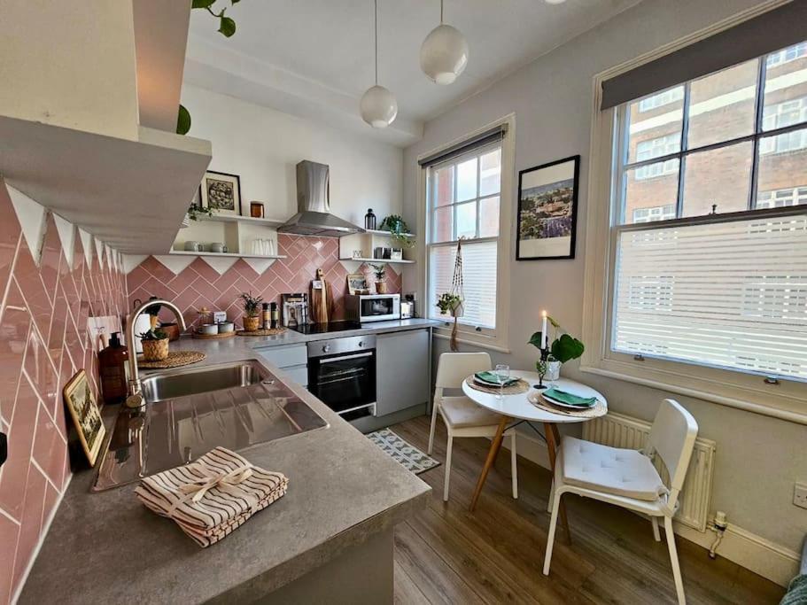 Beautiful And Spacious Flat London Exterior foto